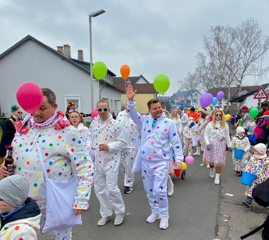 Schillernd und bunt bei uns in Merl gehts rund